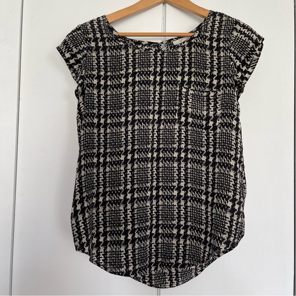 ALL OFFERS ACCEPTED! Joie Black and White Houndstooth Printed Cap Sleeve